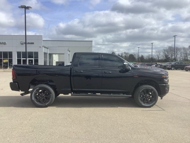 New 2026 Diamond Black Crystal Pearl-Coat Exterior Paint RAM Tradesman image 8