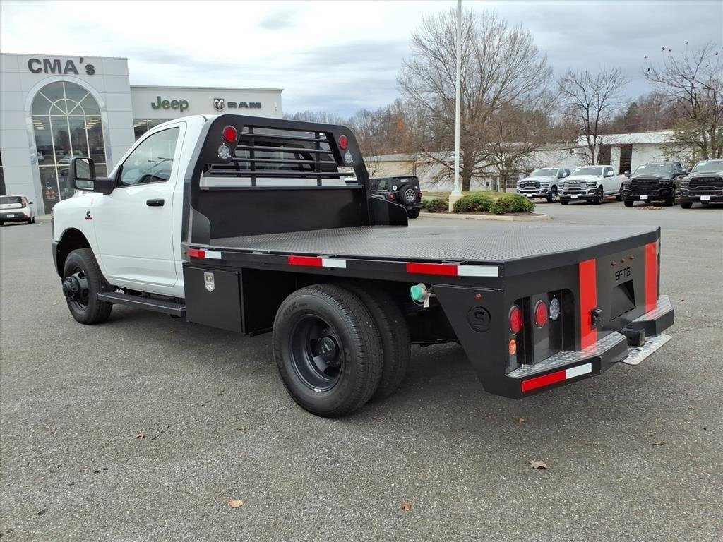 2026 RAM 3500 Chassis Tradesman - Photo 6