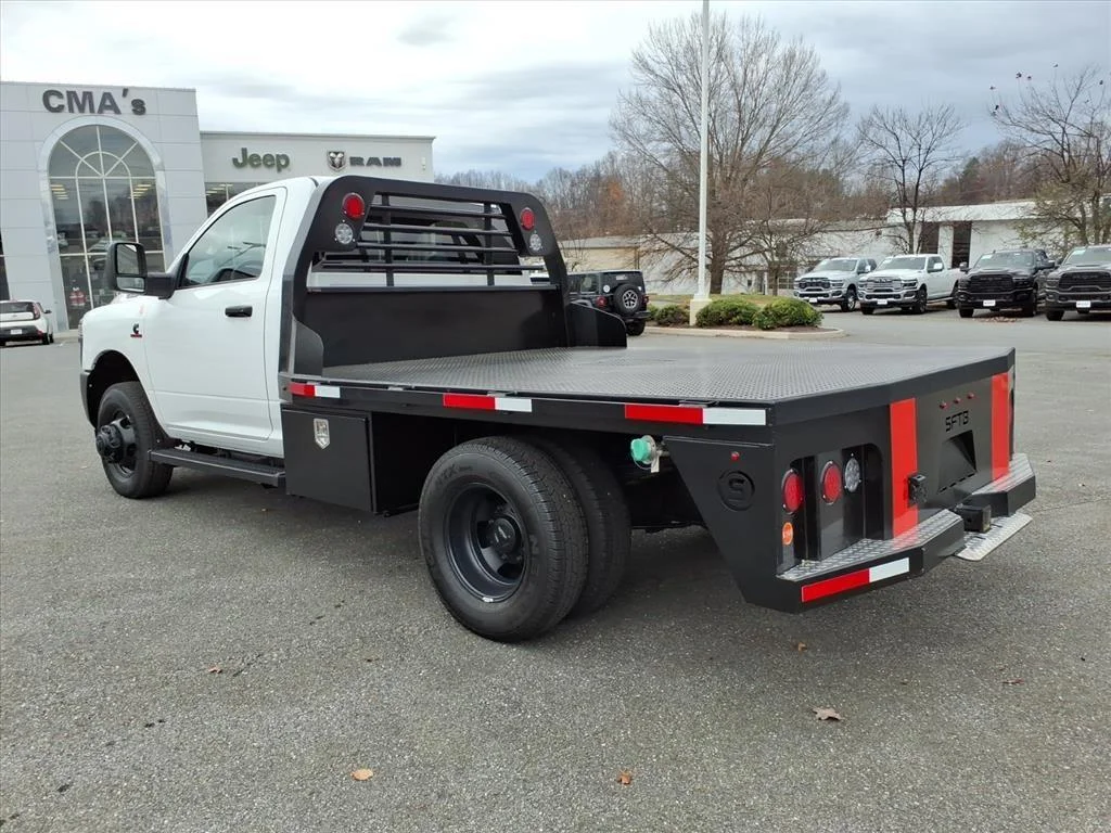 2026 RAM 3500 Chassis Tradesman - Photo 6