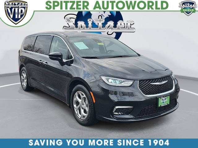 2024 Chrysler Pacifica Limited's photo