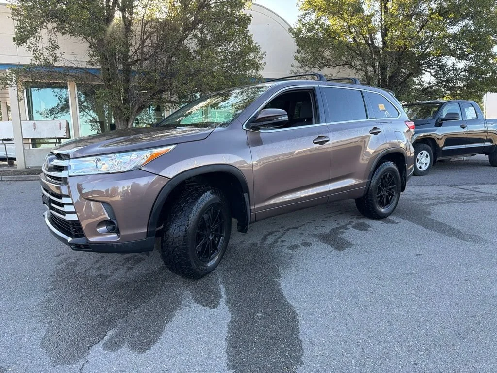Used 2017 Walnut Toyota LE Plus image 11