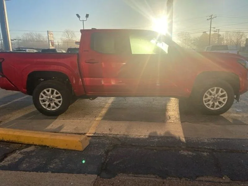 2026 Toyota Tacoma SR5 - Photo 6