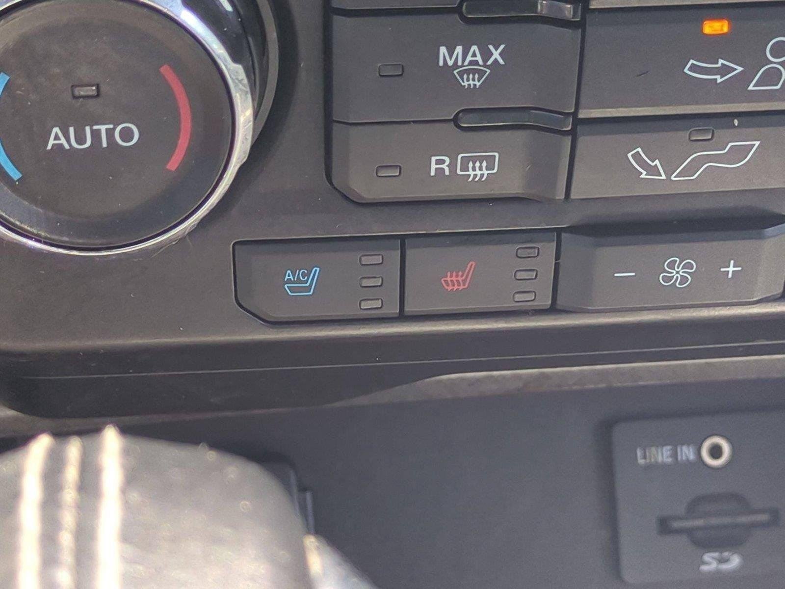 Used 2015 Magnetic Metallic Ford Lariat image 28