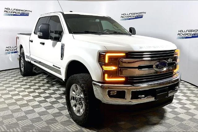 Certified Used 2018 White Platinum Clearcoat Metallic Ford Lariat image 29