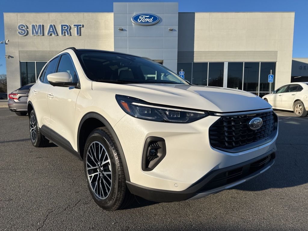 Star White Metallic Tri-coat 2025 Ford Escape Hybrid Plug-in SUV / Crossover Front-Wheel Drive