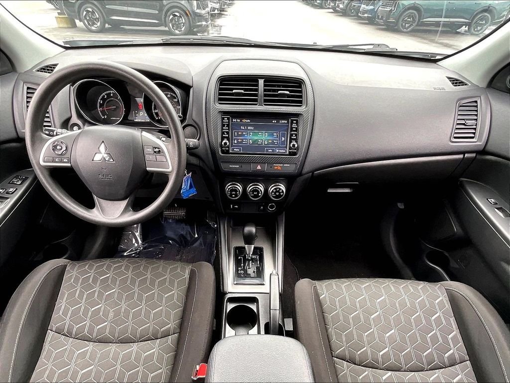 Used 2024 Alloy Silver Metallic Mitsubishi  image 20