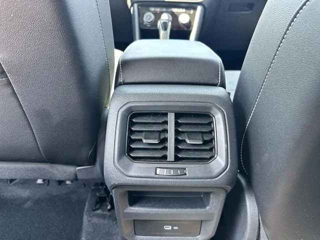 Used 2023 White Volkswagen 1.5T SE image 13