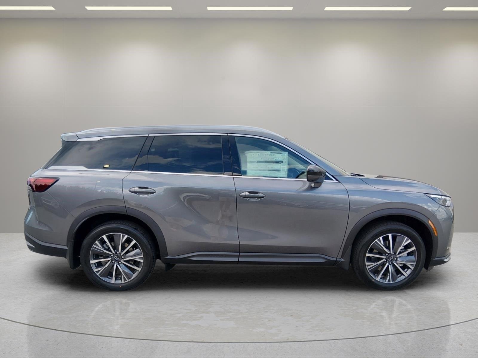 New 2027 GRAPHITE SHADOW INFINITI Luxe AWD image 6