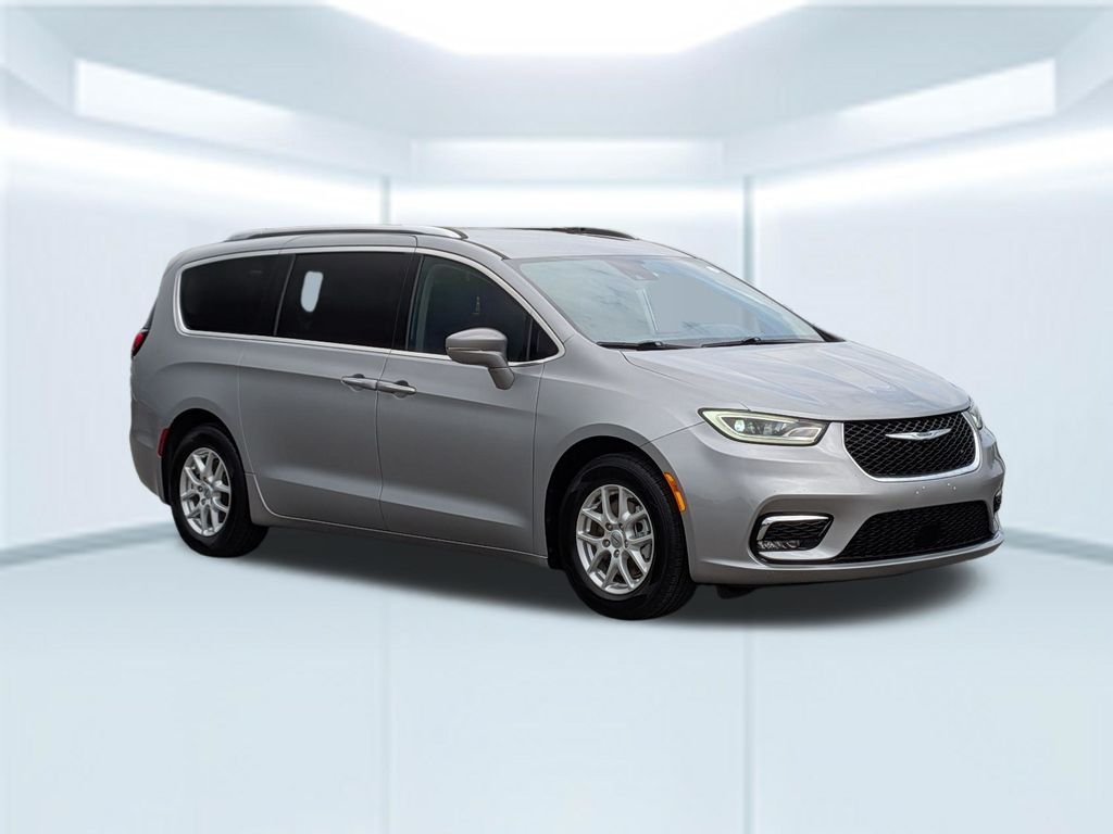 Used 2021 Silver Chrysler Touring L image 8