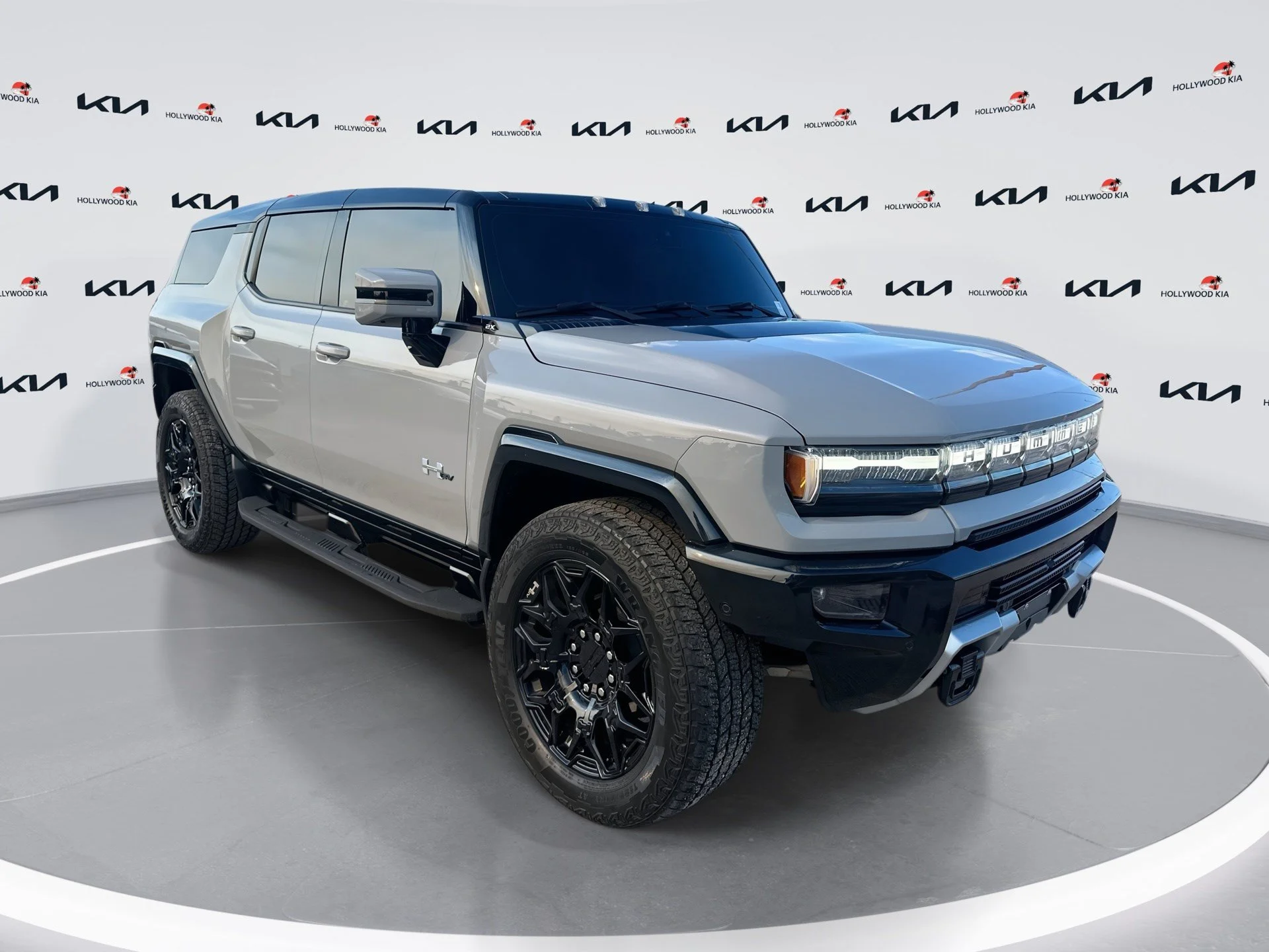 2024 GMC Hummer EV 2X's photo