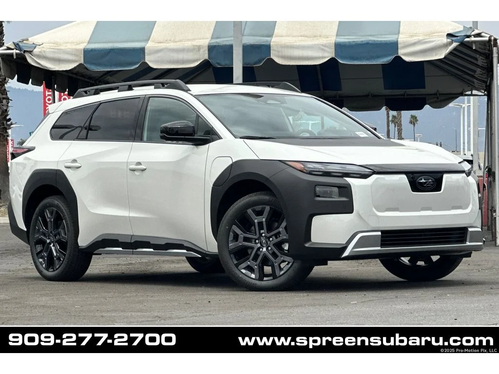New 2026 CRYSTAL WHITE PEARL Subaru Limited image 1
