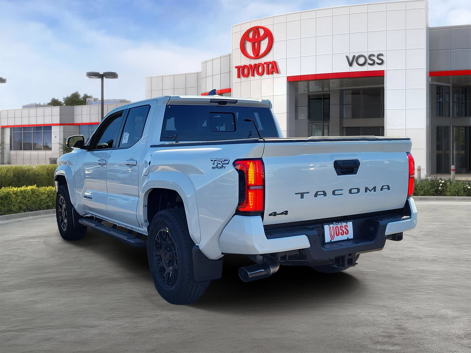 2026 Toyota Tacoma TRD Sport, photo 2 of 12