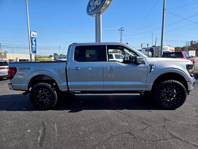 Used 2025 Silver Ford XLT image 9