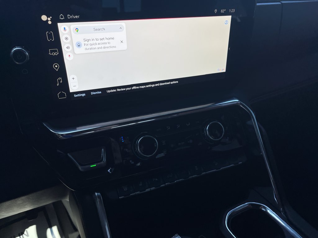 Used 2024 White GMC Denali Ultimate image 18
