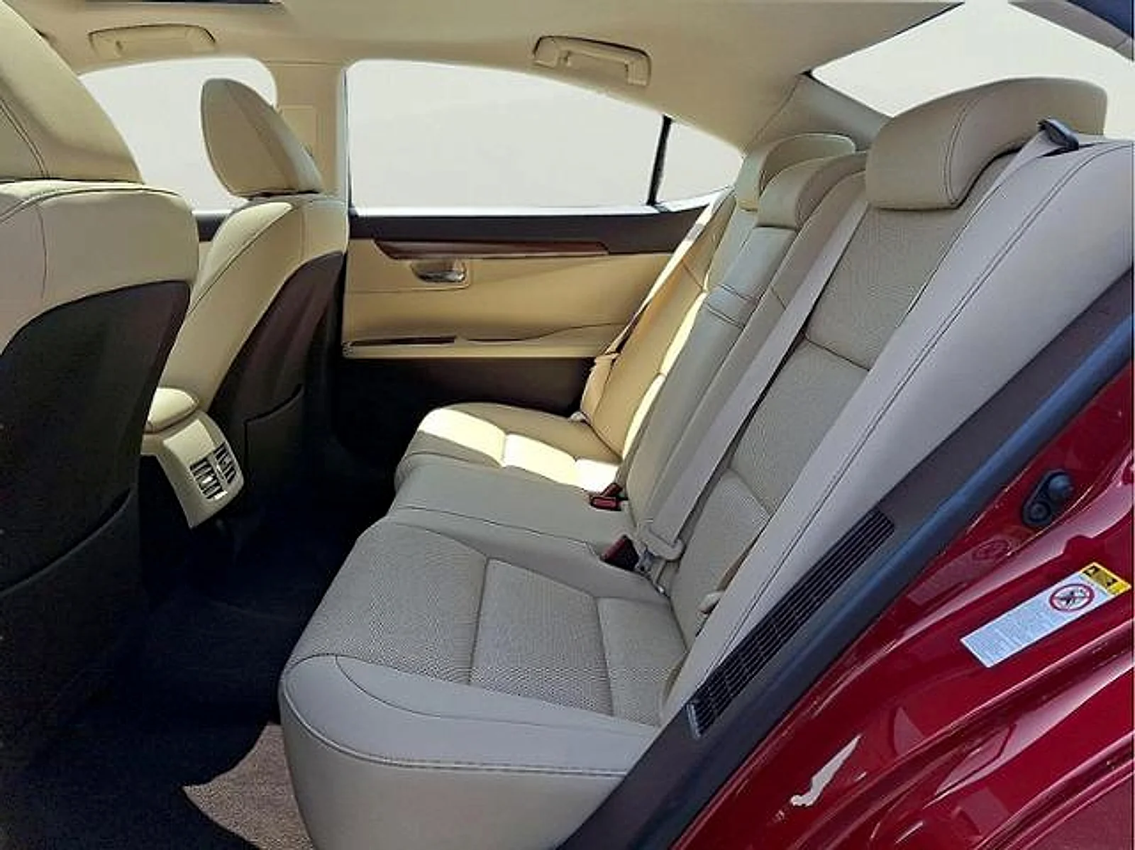Used 2016 Matador Red Mica Lexus  image 8