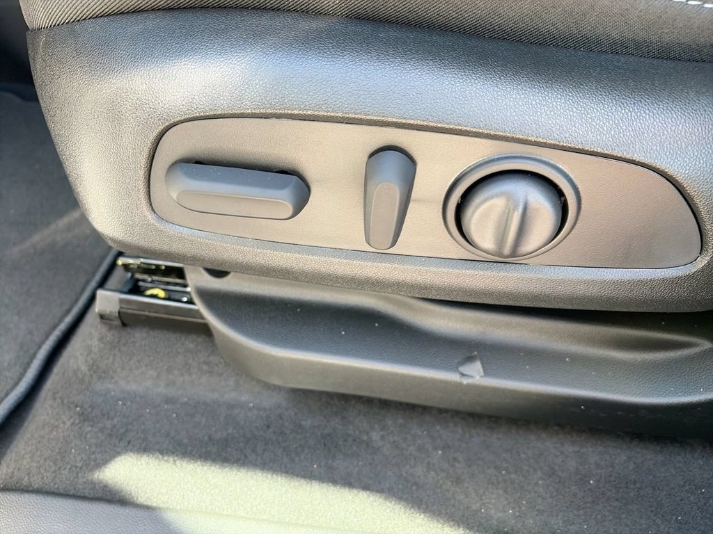 2027 Chevrolet Bolt LT - Photo 18