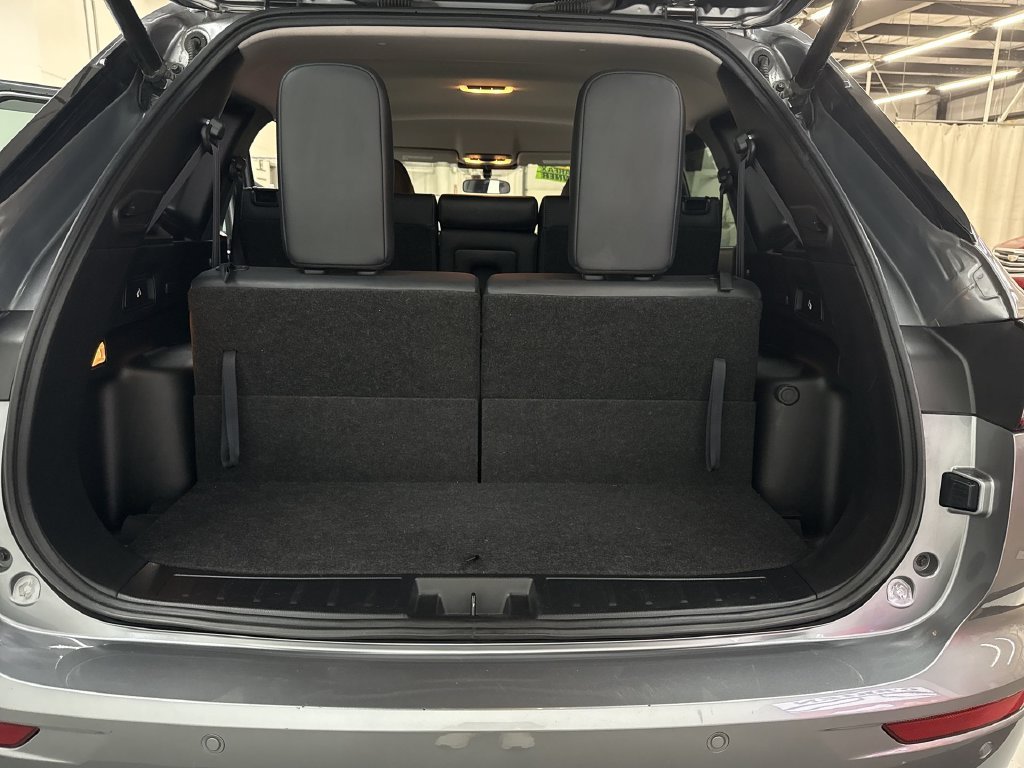 Used 2023 Gray Mitsubishi SE image 35