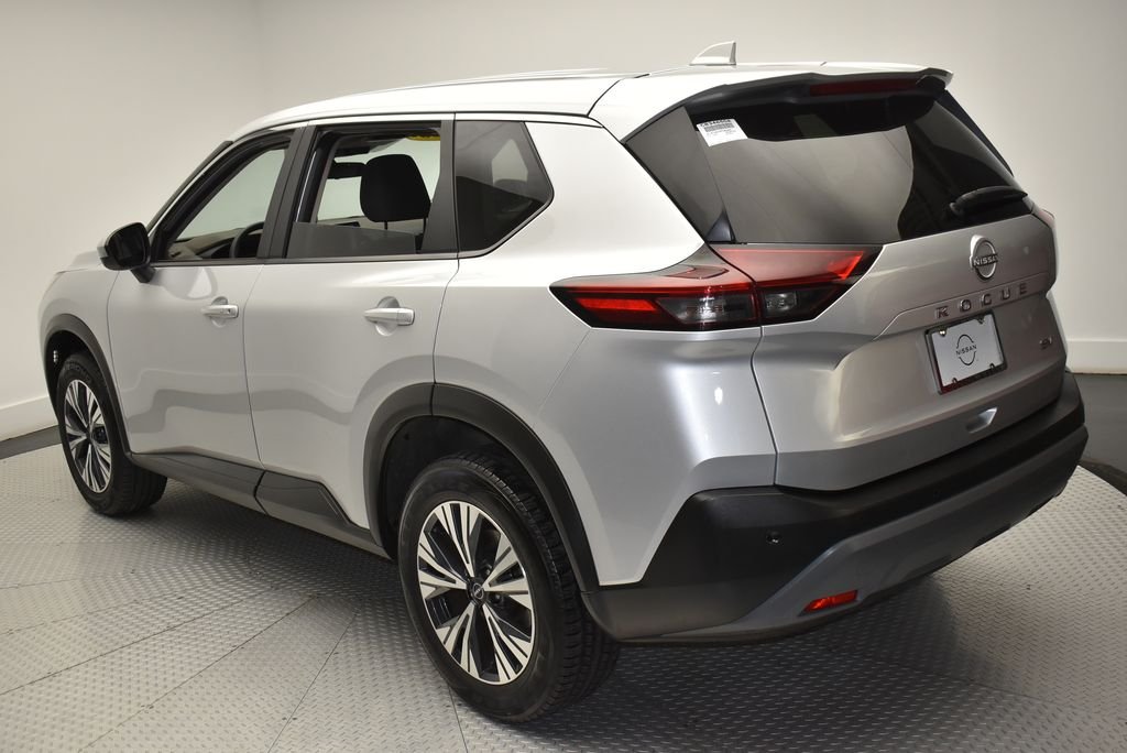 Used 2023 Silver Nissan SV image 7