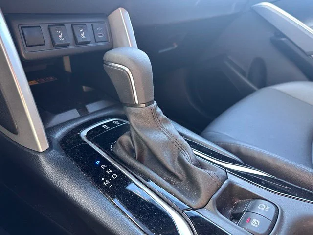 Used 2024  Toyota XLE image 16
