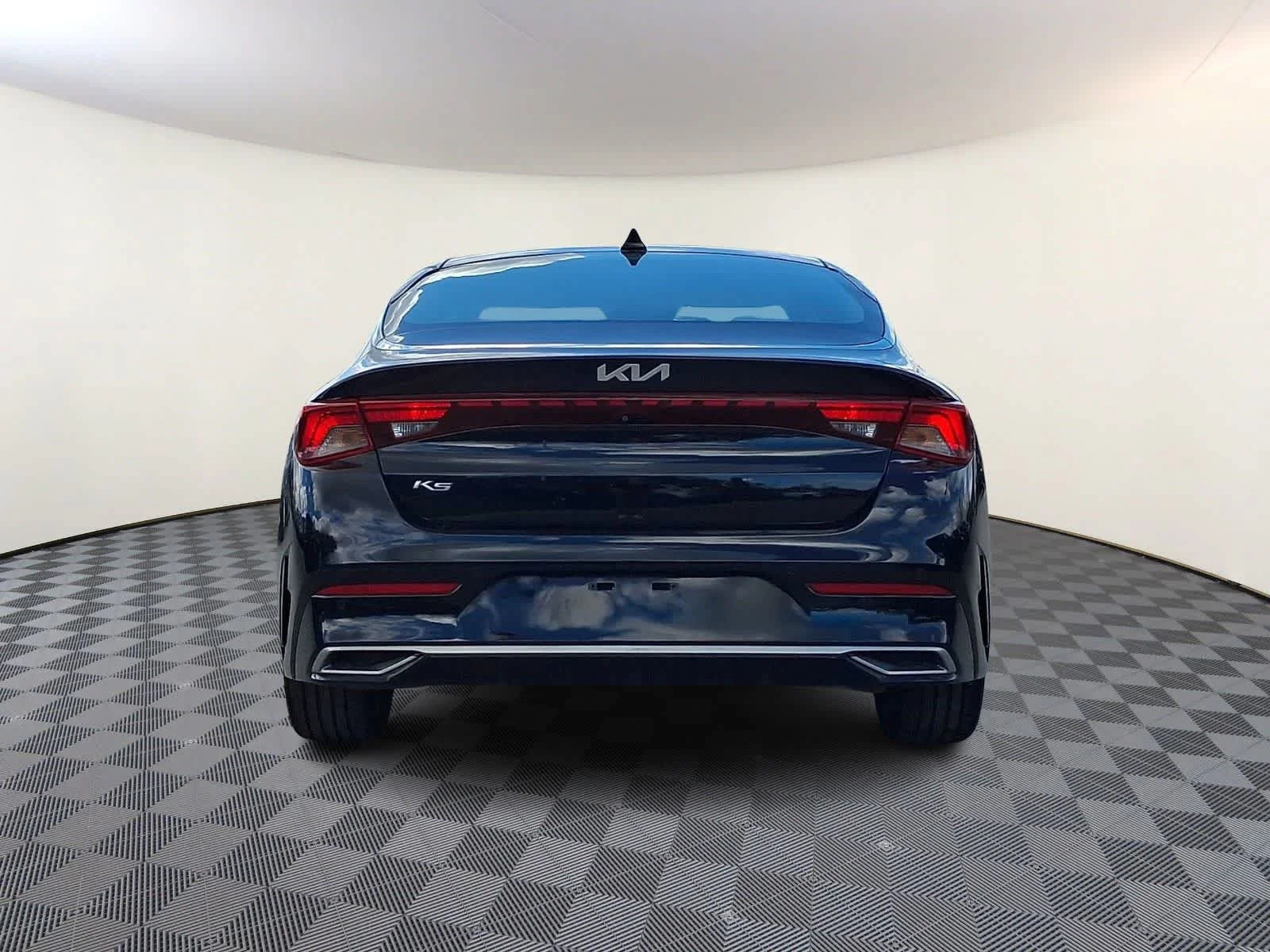 Used 2022 Ebony Black Kia EX image 6