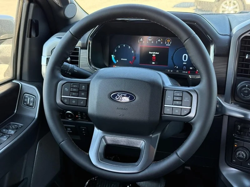 New 2026 Avalanche Ford LARIAT 4WD SuperCrew 5.5