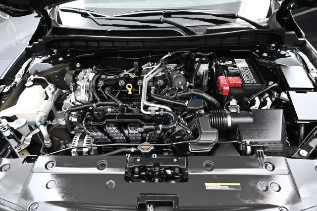Used 2025 Black Nissan 2.5 SR image 27