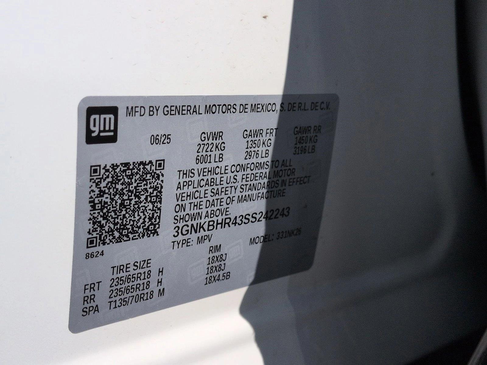 Used 2025 Summit White Chevrolet LT image 24