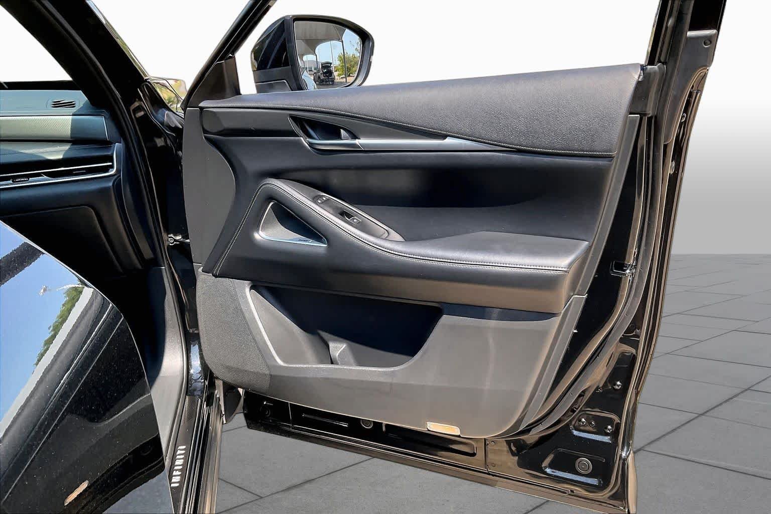Used 2025 Mineral Black INFINITI LUXE image 21