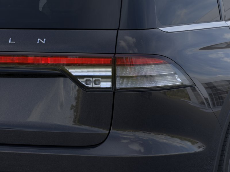 New 2026 Infinite Black Metallic Clearcoat Lincoln Premiere® image 21