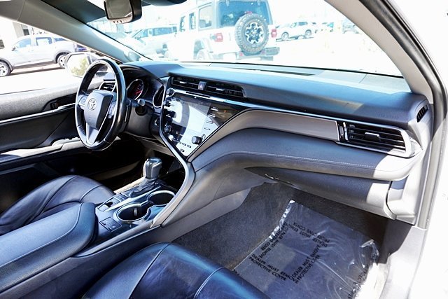 Used 2019 Beige Toyota XSE V6 image 16