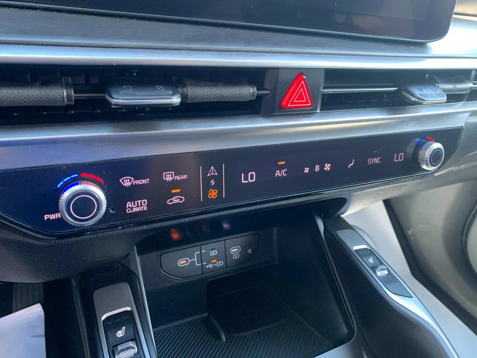 Used 2024 Red Kia X-Line EX image 22