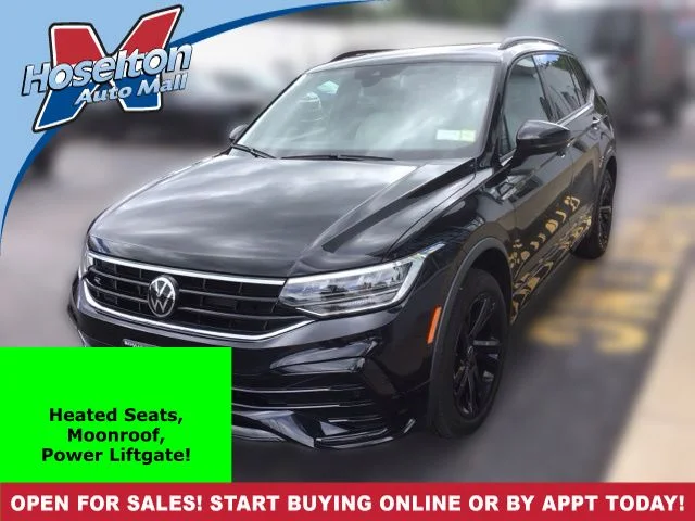 Used 2024  Volkswagen 2.0T SE R-Line Black image 1
