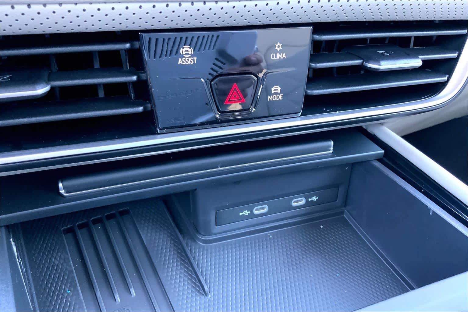 New 2026 Deep Black Pearl Volkswagen 2.0T SE image 19