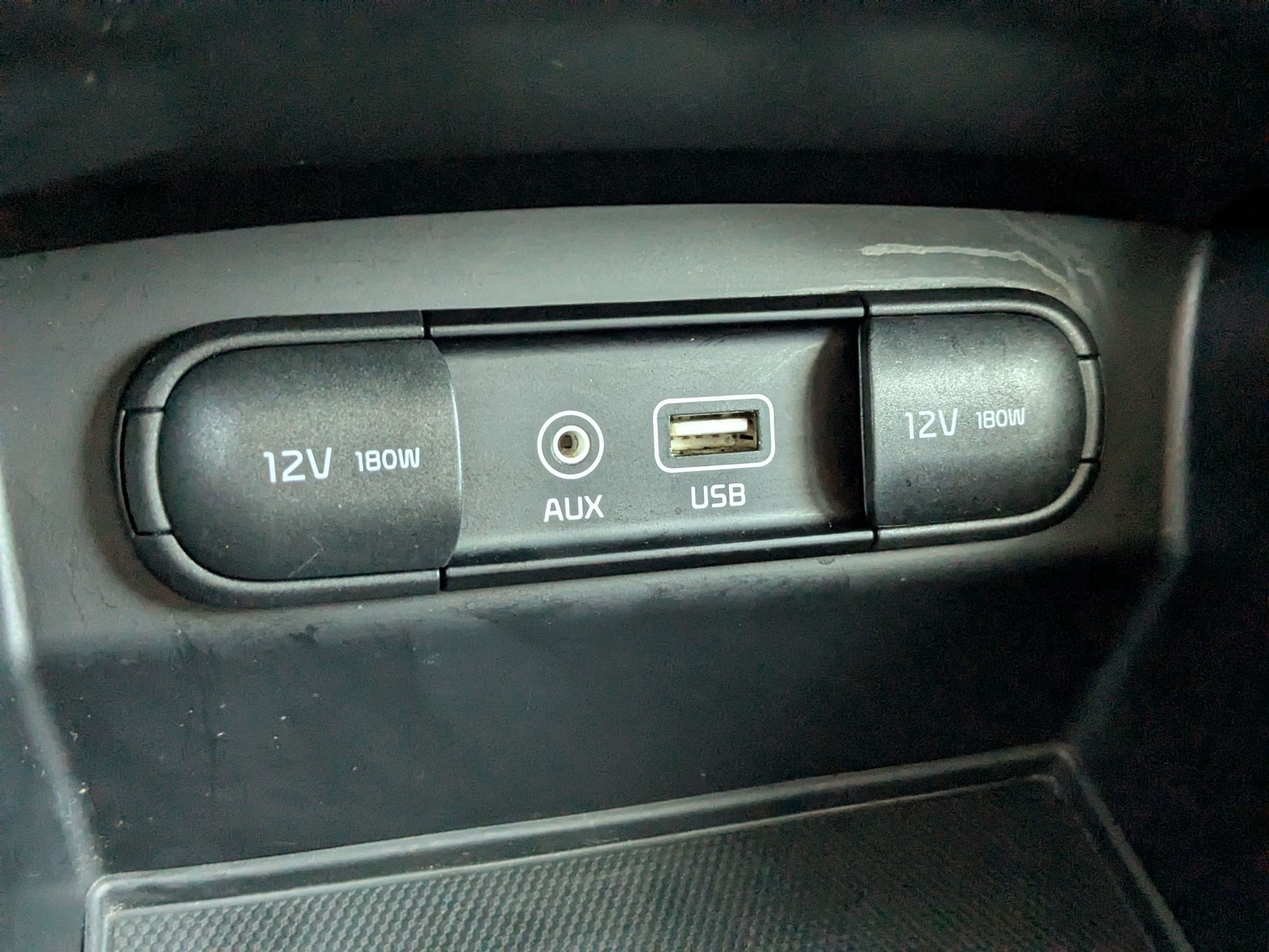 Used 2018 Snow White Pearl Kia LX image 23
