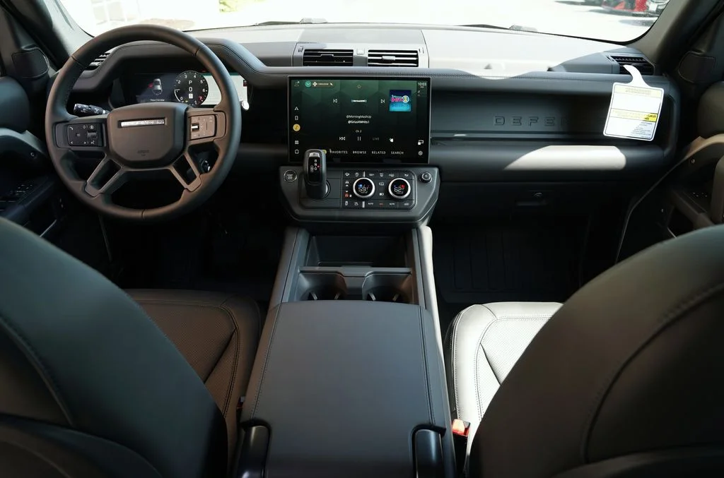 Used 2026 Gray Land Rover X-Dynamic SE image 9