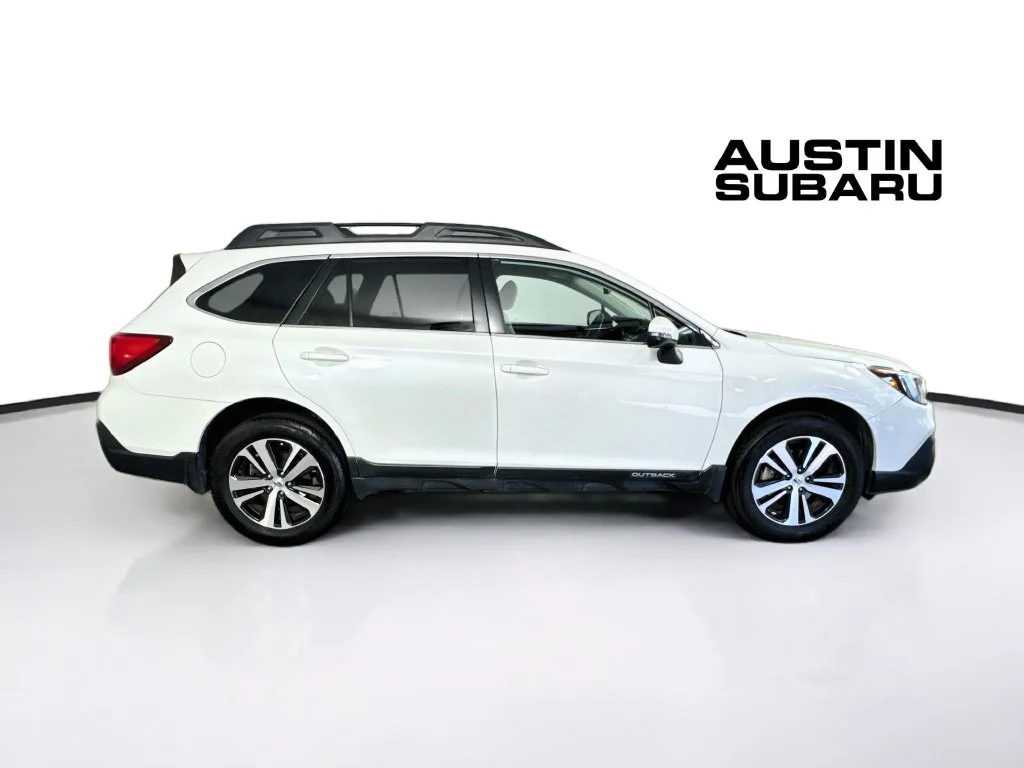 Used 2018 White Subaru 2.5i image 8