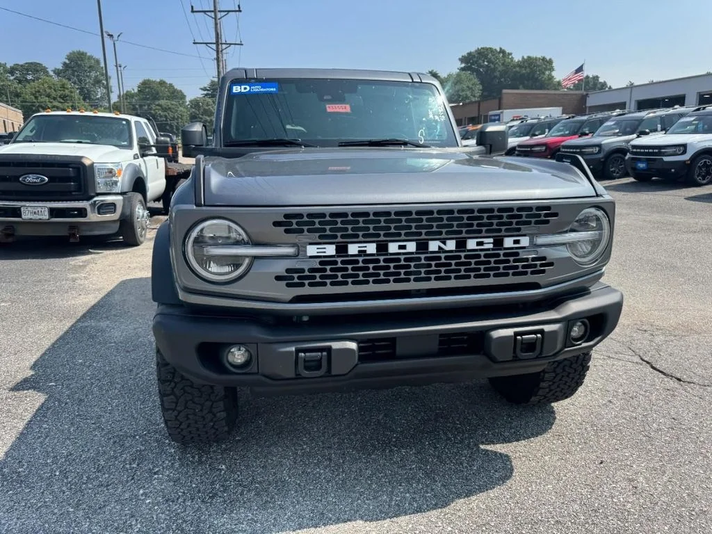 Used 2025 Carbonized Gray Metallic Ford Badlands image 3