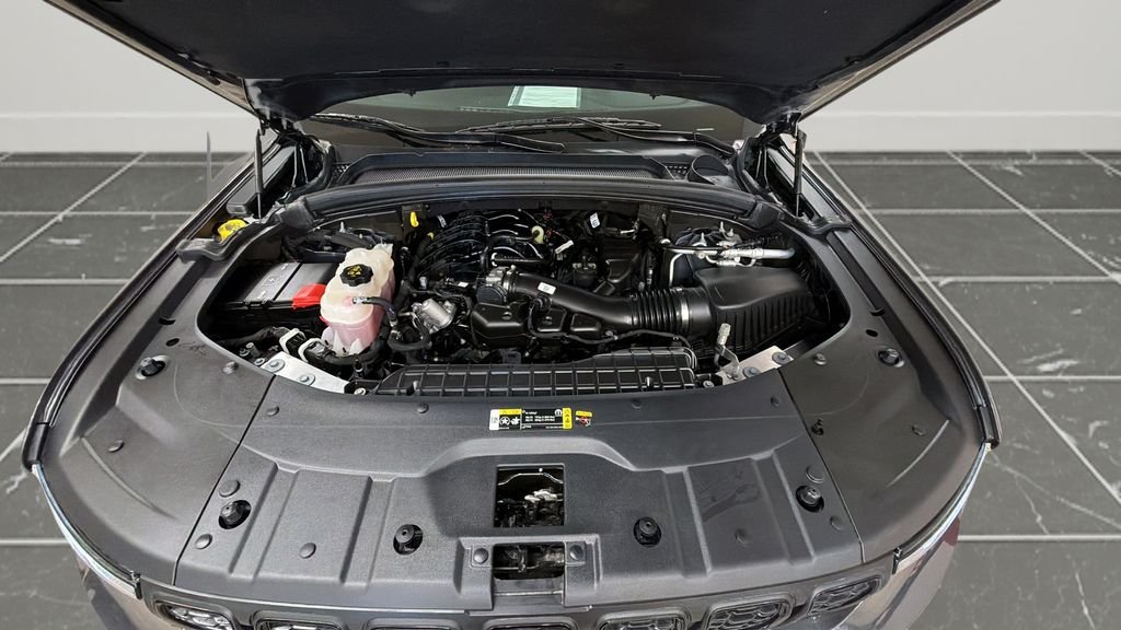 Used 2023 Gray Jeep Altitude image 25
