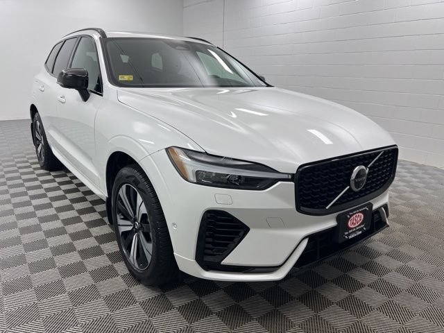 2025 Volvo XC60 T8 Plus Dark AWD's photo