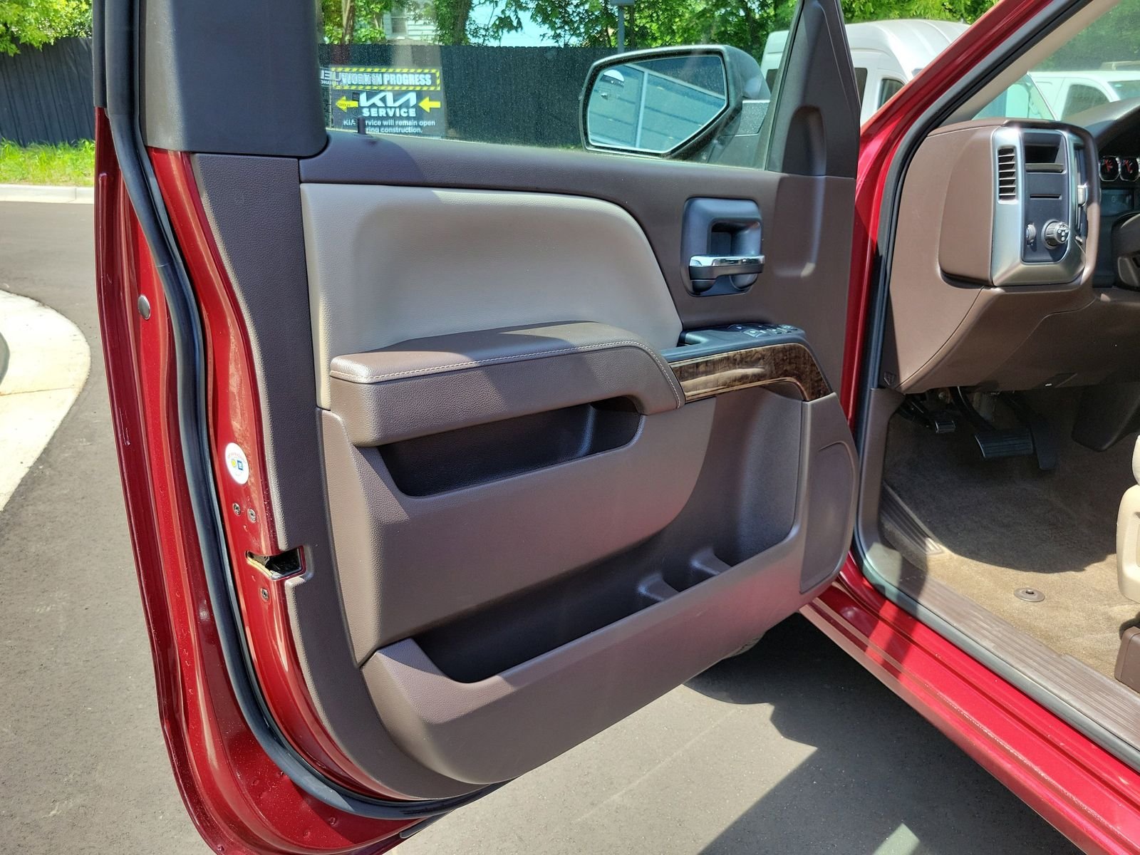 Used 2014 Red Chevrolet LT image 7