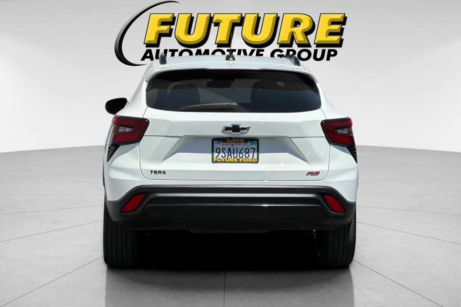 Used 2025 White Chevrolet 2RS image 4