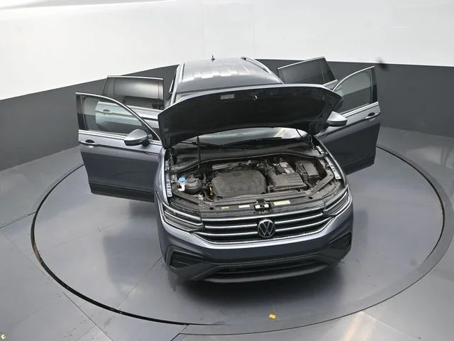 Used 2024  Volkswagen 2.0T SE image 40