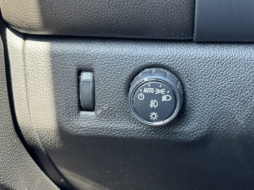 Used 2022 Summit White GMC Elevation image 26