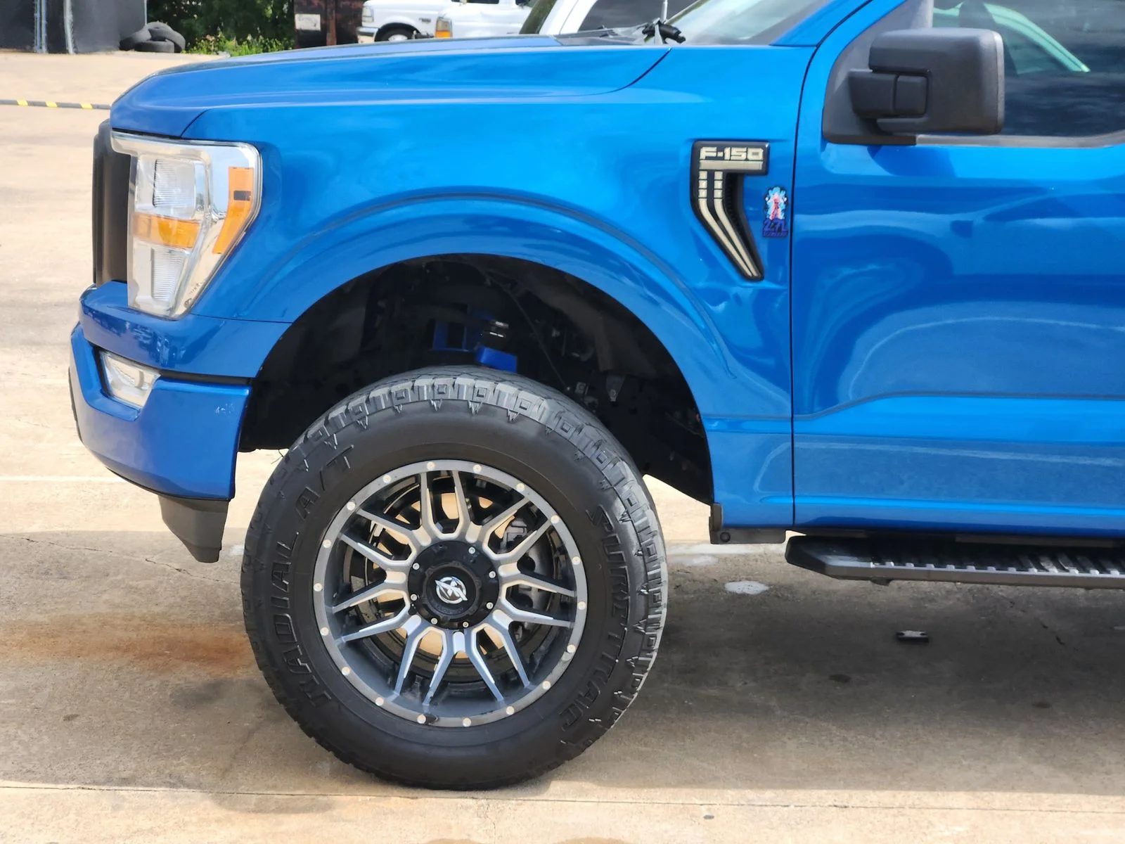 Used 2021 Blue Ford XL image 8