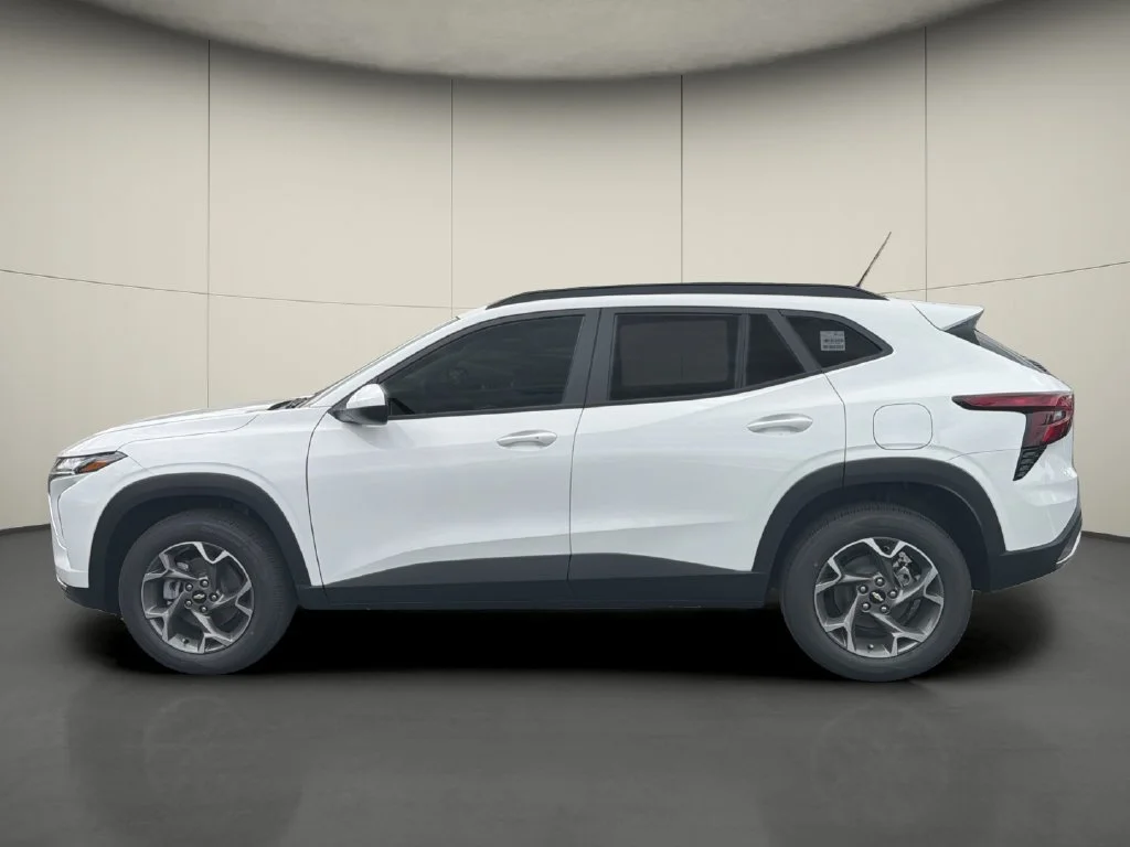 New 2026 Summit White Chevrolet LT image 4