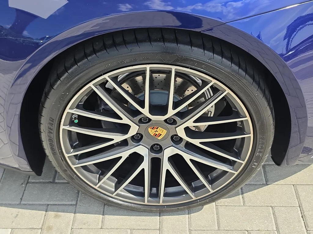 Used 2022 Blue Porsche Carrera image 7