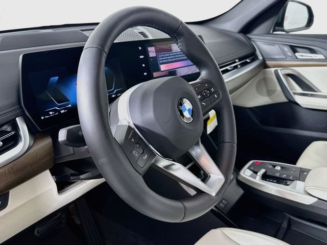 New 2026 Green Metallic BMW xDrive28i image 11