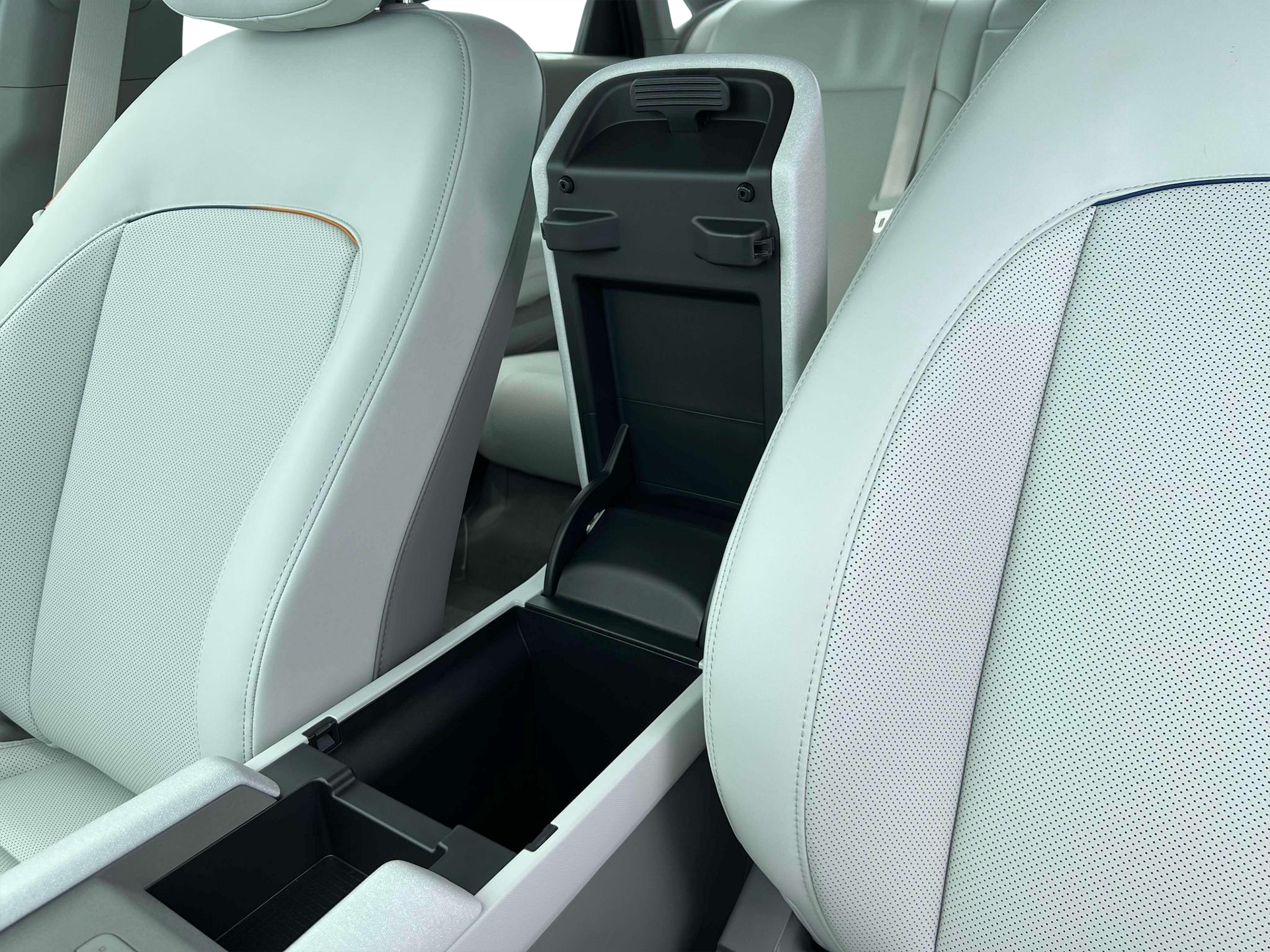 2025 Hyundai IONIQ 6 SEL - Photo 18