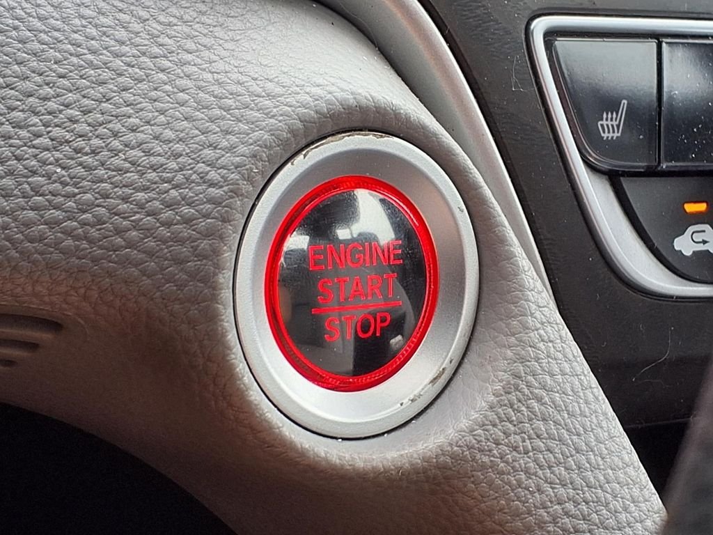 Used 2018  Honda EX image 22