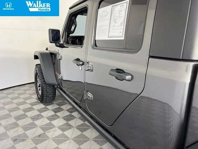 Used 2024 Crystal Metallic Jeep Mojave image 12